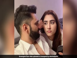 दिशा परमार और राहुल वैद्य की नेट स्लो होने पर छिड़ गई बहस तो फैंस बोले-यही होता है भाई शादी के बाद... दिशा परमार और राहुल वैद्य की नेट स्लो होने पर छिड़ गई बहस तो फैंस बोले-यही होता है भाई शादी के बाद...