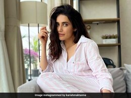 "Garam Garam Bhajiya": Karishma Tanna Has Left Us Craving