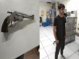 Man Caught With Pistol In Delhi Metro Man Caught With Pistol In Delhi Metro