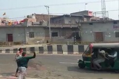 Watch: Auto Overturns In UP After Holi Revellers Throw Water Balloon Watch: Auto Overturns In UP After Holi Revellers Throw Water Balloon