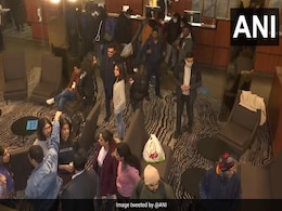 यूक्रेन में भारतीय दूतावास लगातार कर रहा काम, पौलेंड शिफ्ट होने के बाद जारी की ताजा एडवाइजरी यूक्रेन में भारतीय दूतावास लगातार कर रहा काम, पौलेंड शिफ्ट होने के बाद जारी की ताजा एडवाइजरी
