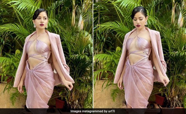 Urfi Javed Channels Retro Vibes But Not Without Her Cutout Twist, Obviously