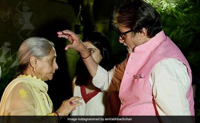 Holi 2022: Amitabh Bachchan Smears Jaya's Forehead With Colour. "How Cute," Says Daughter Shweta