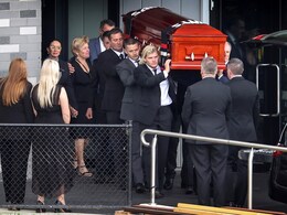 Elizabeth Hurley's "Heart Aches" As Shane Warne Honoured At Private Funeral Elizabeth Hurley's "Heart Aches" As Shane Warne Honoured At Private Funeral
