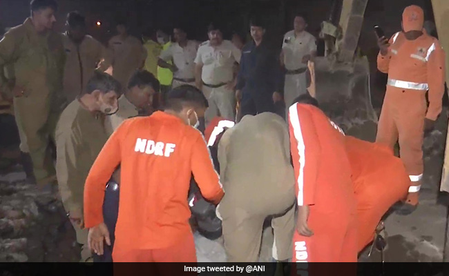 Rickshaw Puller, 3 Workers Die After Falling Into Sewer In Delhi, Bodies Recovered
