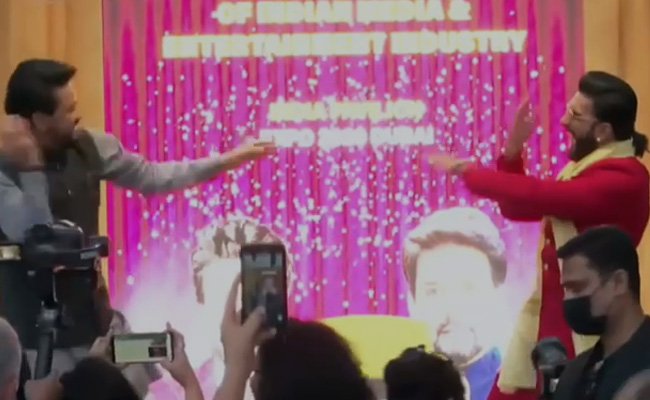 केंद्रीय मंत्री अनुराग ठाकुर अभिनेता रणवीर सिंह के साथ डांस करते नजर आए