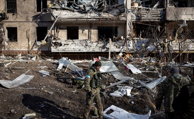 Ukraine-Russia War: यूक्रेनी थिएटर पर रूस ने बरसाए बम, हज़ारों ने ले रखी थी शरण : 10 बड़ी बातें