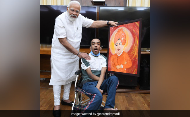"Will Follow Him On Twitter": PM Modi After Meeting Specially-Abled Painter