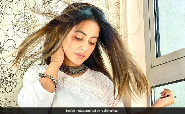 These Celebrity-Inspired White Kurta Styles Are Worth Bookmarking For Holi 2022