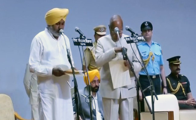10 Ministers Take Oath In Punjab's New AAP Government