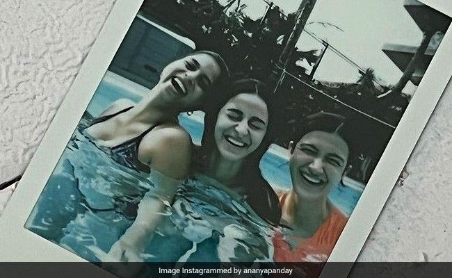 BFFs Suhana Khan, Ananya Panday, And Shanaya Kapoor Enjoy Pool Day