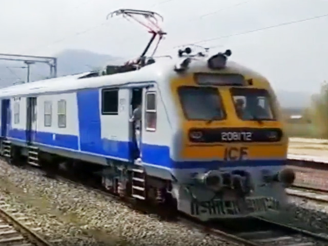 Indian Railways: यात्रीगण कृपया ध्यान दें- भोपाल मंडल से चलने वाली 41 ट्रेनें निरस्त, 24 गाड़ियों के बदले गए रूट