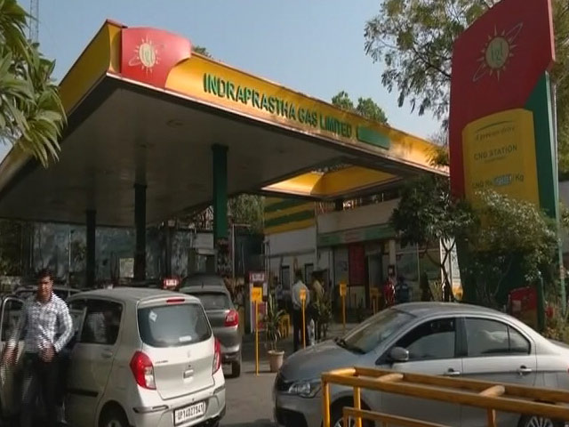 CNG Price Hike: दिल्ली में आज फिर बढ़े CNG के दाम, जानें नए रेट्स