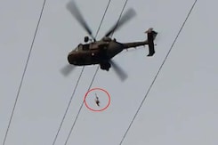 In Video, 1 Falls To Death During Chopper Rescue On Jharkhand Ropeway In Video, 1 Falls To Death During Chopper Rescue On Jharkhand Ropeway
