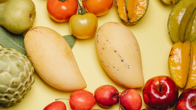 A rainbow diet is full of nutrients and has many health benefits