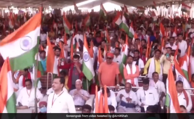 77,700 Indians Wave National Flag Together, Break Pak's World Record