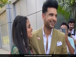 मांग में सिंदूर भर करण कुंद्रा के साथ नजर आईं 'नागिन 6' की एक्ट्रेस तेजस्वी प्रकाश, क्या हो गई है शादी? जानें सच मांग में सिंदूर भर करण कुंद्रा के साथ नजर आईं 'नागिन 6' की एक्ट्रेस तेजस्वी प्रकाश, क्या हो गई है शादी? जानें सच