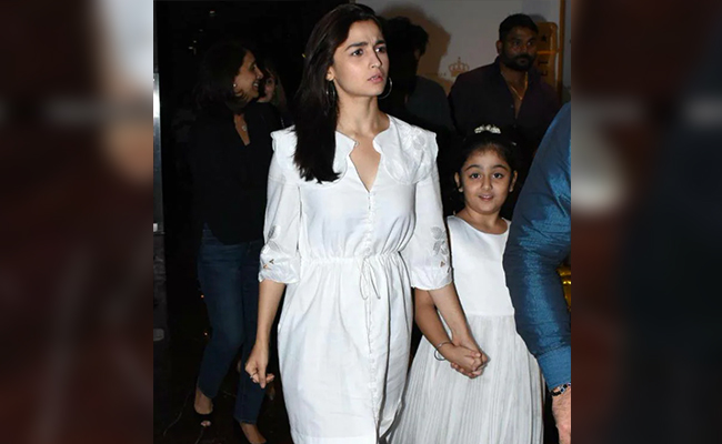 How "<i>Mami</i>" Alia Bhatt Reacted To Samara Sahni's "Welcome To The Family" Post