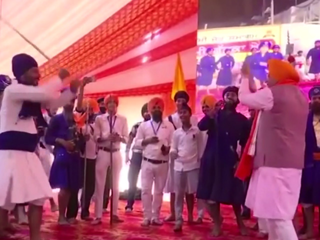Haryana Chief Minister Tries Hand At Sikh Martial Art 'Gatka'