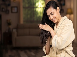 रात के समय भी बालों को चाहिए होती है सही देखभाल, यह नाइट Hair Care रूटीन आएगा आपके काम  रात के समय भी बालों को चाहिए होती है सही देखभाल, यह नाइट Hair Care रूटीन आएगा आपके काम
