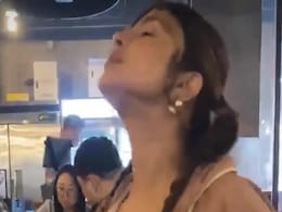 Viral Video: खा खा कर प्रियंका चोपड़ा का हुआ बुरा हाल, पेट में जगह बनाने के लिए बीच रेस्तरां करने लगीं ये काम  Viral Video: खा खा कर प्रियंका चोपड़ा का हुआ बुरा हाल, पेट में जगह बनाने के लिए बीच रेस्तरां करने लगीं ये काम