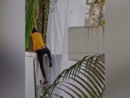 रणबीर कपूर के घर में कपड़े लगाए गए ताकि घर की तैयारियों की कोई फोटो ना खींच सके रणबीर कपूर के घर में कपड़े लगाए गए ताकि घर की तैयारियों की कोई फोटो ना खींच सके