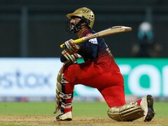 "Don't Look At His Age": Gavaskar Bats For Karthik's Inclusion For T20 WC