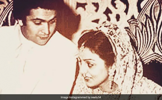 नीतू कपूर और ऋषि कपूर का 42 साल पुराना शादी का कार्ड वायरल, अब इसी लोकेशन पर होगी आलिया रणबीर की शादी