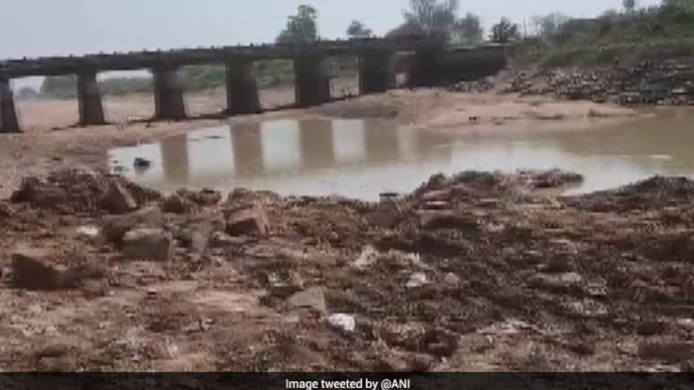 Bihar Bridge Built For 6 Crores, But Can't Be Used. There's No Approach Road Bihar Bridge Built For 6 Crores, But Can't Be Used. There's No Approach Road