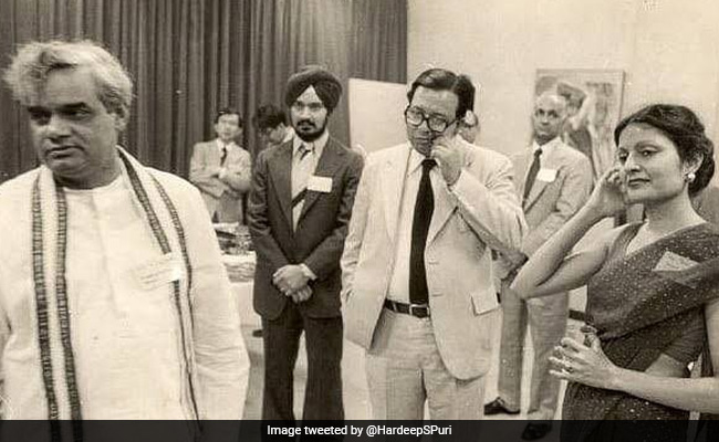 Minister Hardeep Puri's Throwback Photos With Former PMs Is Pure Gold