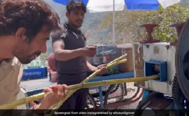 खुफिया अंदाज में सड़क किनारे गन्ने का रस निकालते नजर आए सुनील ग्रोवर, फैन्स बोले- ये किस लाइन में आ गए