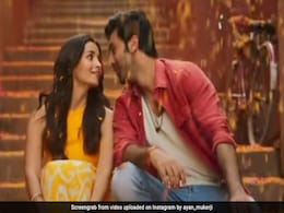 'ब्रह्मास्त्र' का गाना शेयर कर के रणबीर- आलिया को कुछ इस अंदाज में अयान मुखर्जी ने दी बधाई 'ब्रह्मास्त्र' का गाना शेयर कर के रणबीर- आलिया को कुछ इस अंदाज में अयान मुखर्जी ने दी बधाई