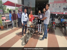 साइकिल वाले डिलीवरी बॉय का किस्सा हुआ वायरल, तोहफे में मिली बाइक साइकिल वाले डिलीवरी बॉय का किस्सा हुआ वायरल, तोहफे में मिली बाइक
