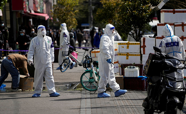 China's Health System Faces Raft Of Challenges As Omicron Hits
