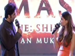 रणबीर कपूर और आलिया भट्ट का थ्रोबेक VIDEO वायरल, बीच स्टेज सबके सामने हो गई थी गर्मागर्मी रणबीर कपूर और आलिया भट्ट का थ्रोबेक VIDEO वायरल, बीच स्टेज सबके सामने हो गई थी गर्मागर्मी