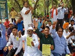 Delhi: App-Based Taxi Drivers' Strike To Demand CNG Subsidy, Fare Hike Enters 2nd Day Delhi: App-Based Taxi Drivers' Strike To Demand CNG Subsidy, Fare Hike Enters 2nd Day