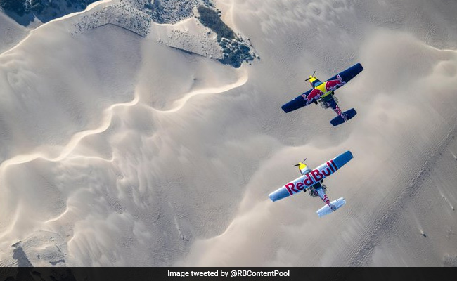 2 Pilots Practice Midair "Plane Swap", Stunt To Take Place on April 24