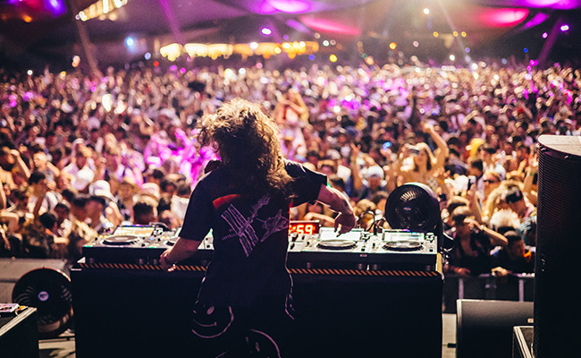 Music Fest Coachella Returns In All Its Glittering, Neon Glory