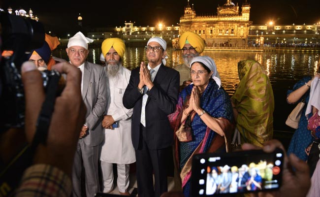 Chief Justice Pays Tribute Jallianwala Bagh Martyrs, Visits Golden Temple