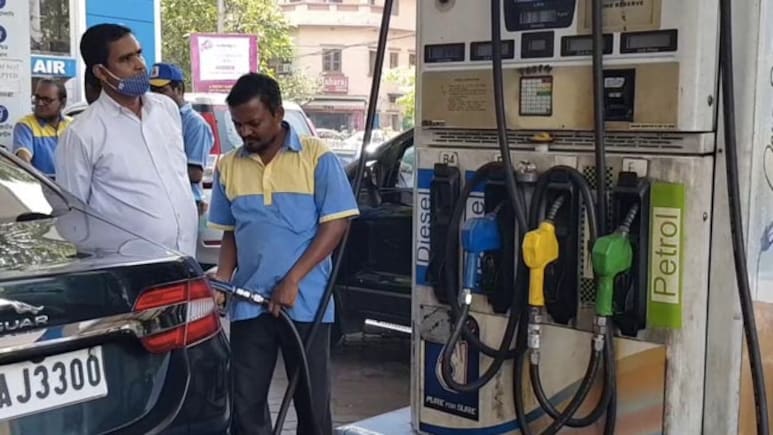 सरकार ने डीजल, ATF पर एक्सपोर्ट ड्यूटी घटाई, पेट्रोल पर एक्साइज ड्यूटी में कोई बदलाव नहीं
