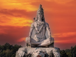 Pradosh Vrat: मार्च में इस दिन रखा जाएगा प्रदोष व्रत, महादेव की कृपा पाने के लिए करें इन मंत्रों का जाप  Pradosh Vrat: मार्च में इस दिन रखा जाएगा प्रदोष व्रत, महादेव की कृपा पाने के लिए करें इन मंत्रों का जाप