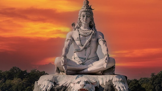 किस दिन रखा जाएगा सितंबर का आखिरी प्रदोष व्रत, जानिए किस तरह किया जा सकता है महादेव का पूजन | Pradosh vrat date, last pradosh vrat of september, lord shiva puja vidhi