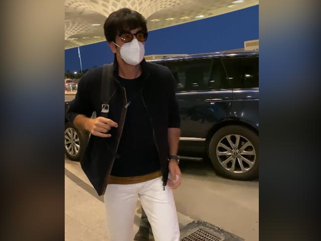 Newlywed Ranbir Kapoor Gets Clicked At The Airport