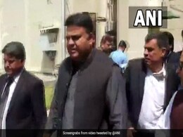 Imran Khan Aide Heckles Journalist Outside Pak Supreme Court Imran Khan Aide Heckles Journalist Outside Pak Supreme Court