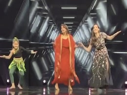 Dance Meri Rani गाने पर नोरा पर भारी पड़ीं नीतू कपूर, किया ऐसा डांस कि फैन्स बोले 'धूल चटा दी'- देखें Video Dance Meri Rani गाने पर नोरा पर भारी पड़ीं नीतू कपूर, किया ऐसा डांस कि फैन्स बोले 'धूल चटा दी'- देखें Video
