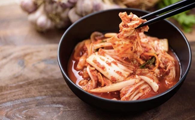 Kimchi contains various nutrients, such as vitamin B6, folate, and antioxidants