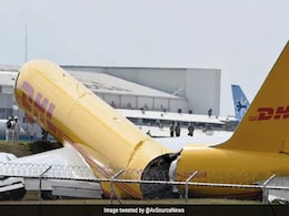 इमरजेंसी लैंडिंग के दौरान देखते ही देखते दो टुकड़ों में बंटा प्लेन, Video देखकर उड़ जाएंगे होश इमरजेंसी लैंडिंग के दौरान देखते ही देखते दो टुकड़ों में बंटा प्लेन, Video देखकर उड़ जाएंगे होश