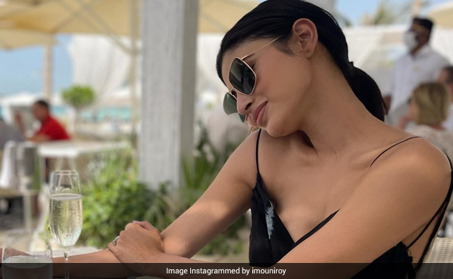 देखें मौनी रॉय का समय लुक, पांचवी तस्वीर देख आप भी कहेंगे- वाह...