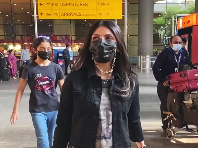 Ranbir Kapoor's Sister Riddhima And Family Fly Into Mumbai