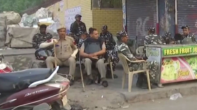 दिल्ली के शकूरपुर में दो गुटों के बीच हिंसक झड़प, इलाके में तनाव के बीच भारी संख्या में पुलिस बल तैनात